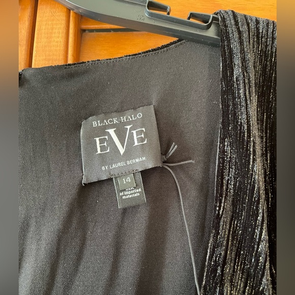 Black Halo Xander Metallic Long Sleeve Sheath Cocktail Dress
#157 - Picture 4 of 10